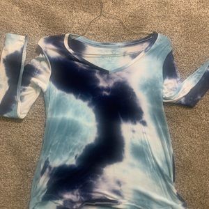 Long sleeve blue cozy shirt!!